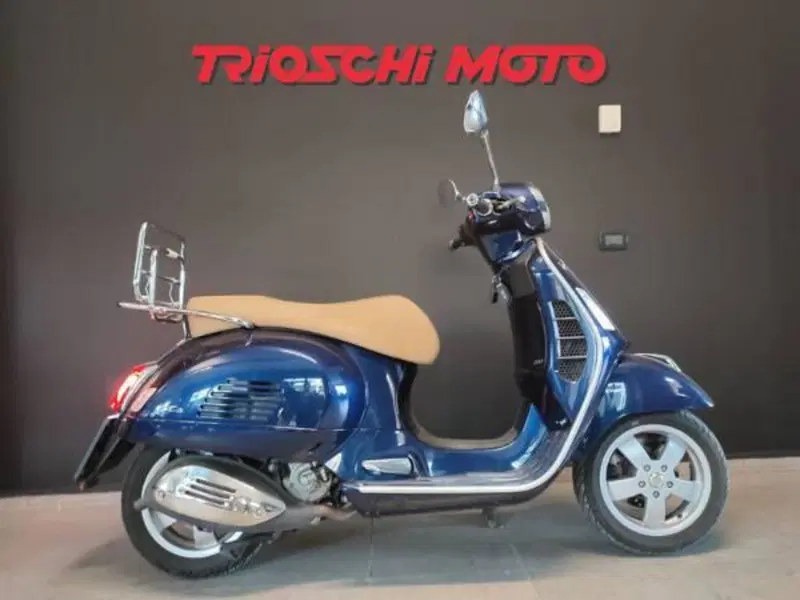 Vespa GTS 300 Hpe (2019)