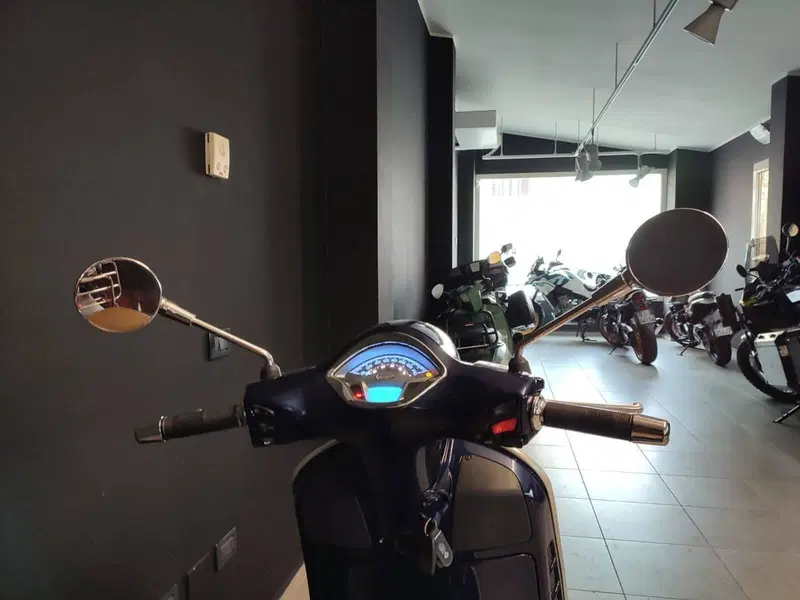 Vespa GTS 300 Hpe (2019) (7)
