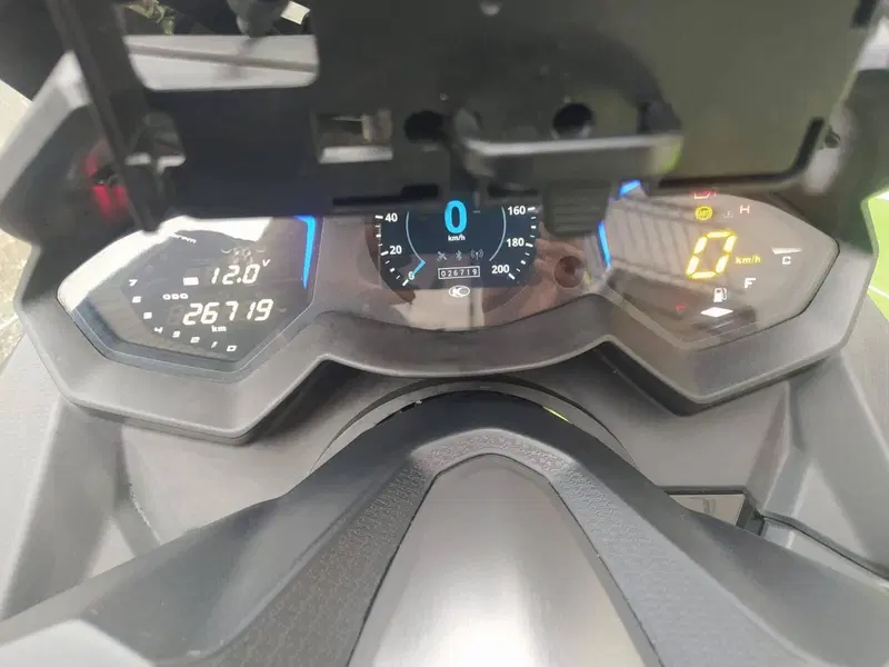 Kymco AK 550 ETS (2021 - 26) (9)