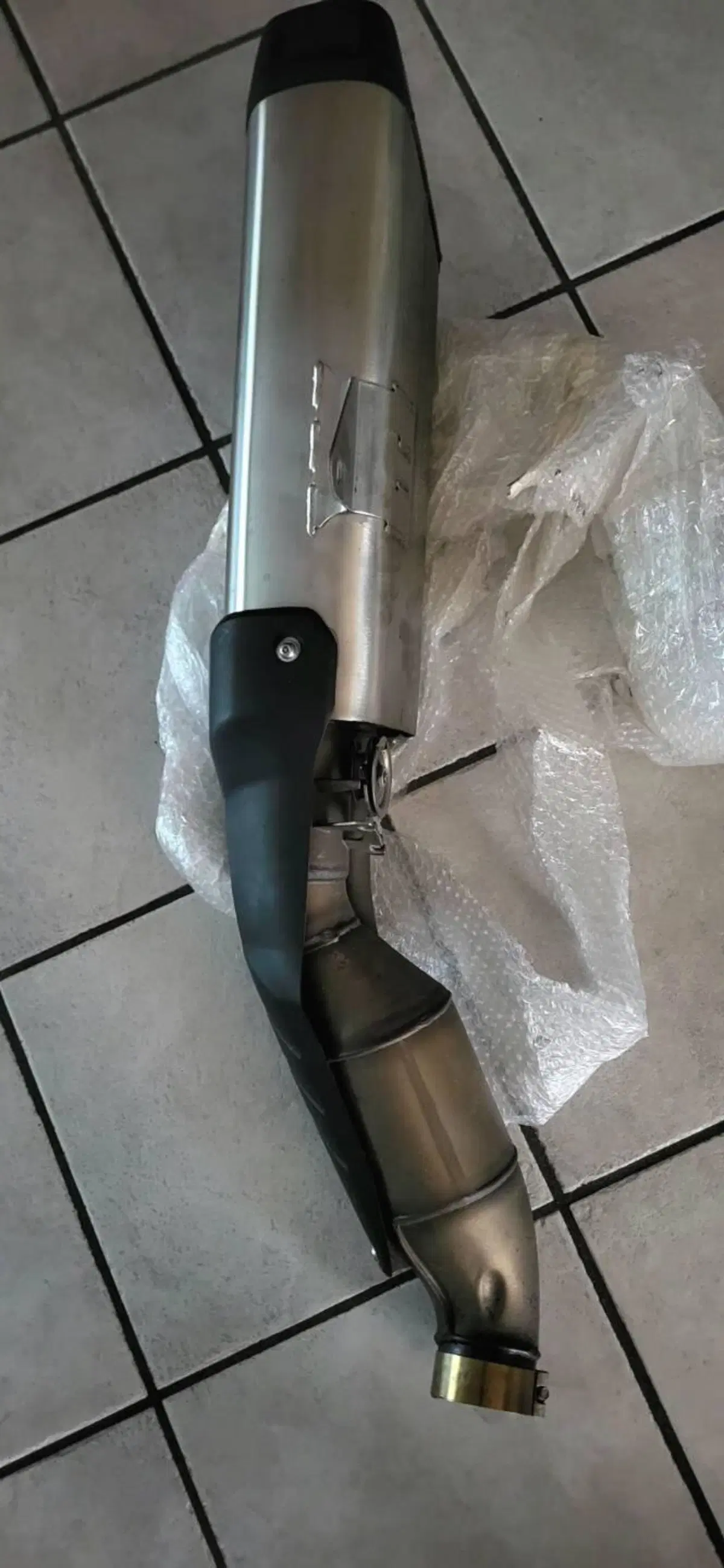 Scarico x Tuono V4 1100 Factory Aprilia (2)