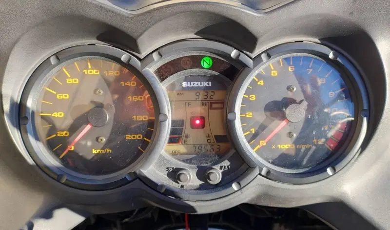 Suzuki V-Strom 650DL (2004 - 06) (5)