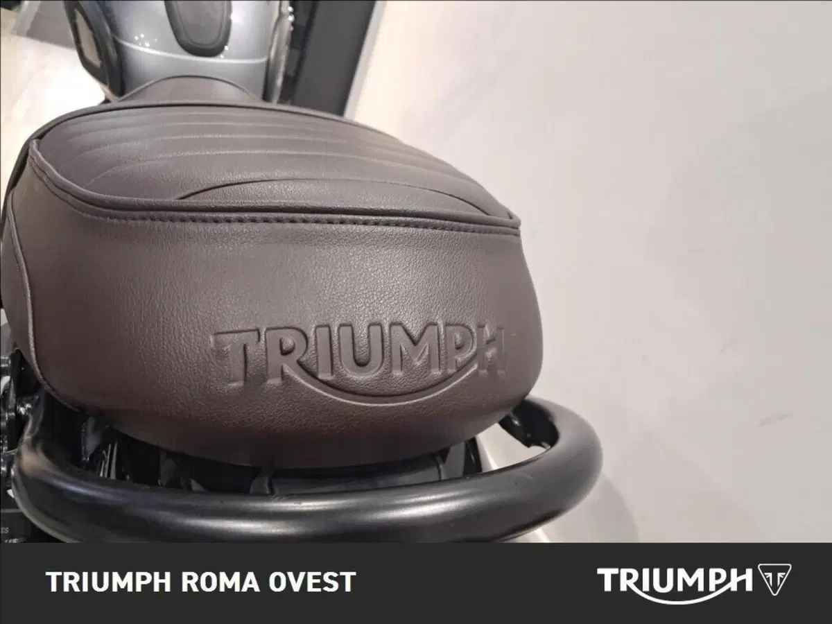 Triumph Bonneville T120 Black Stealth Edition (2024) (8)