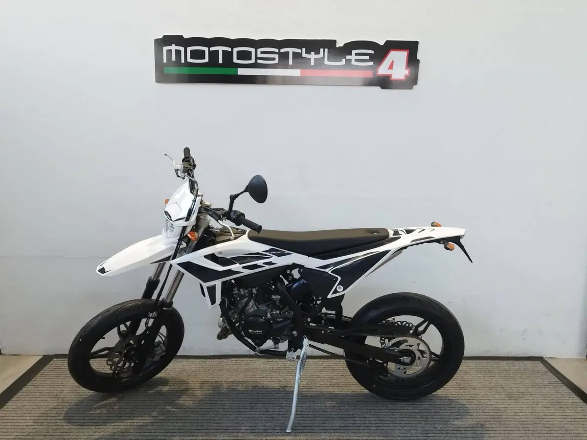 Betamotor RR 50 Motard Sport (2021 - 26) (2)
