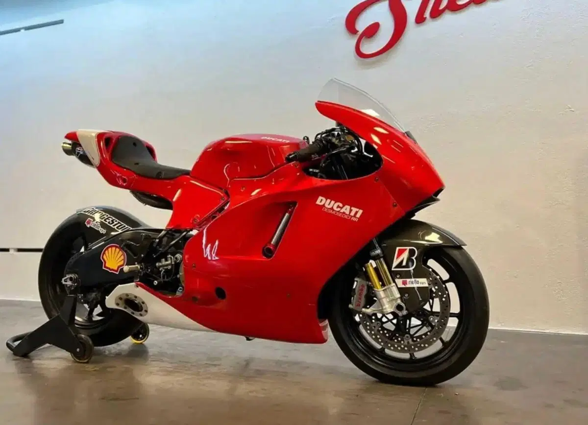 Una Ducati Desmosedici RR ancora nella scatola: in vendita a 250.000 dollari (6)