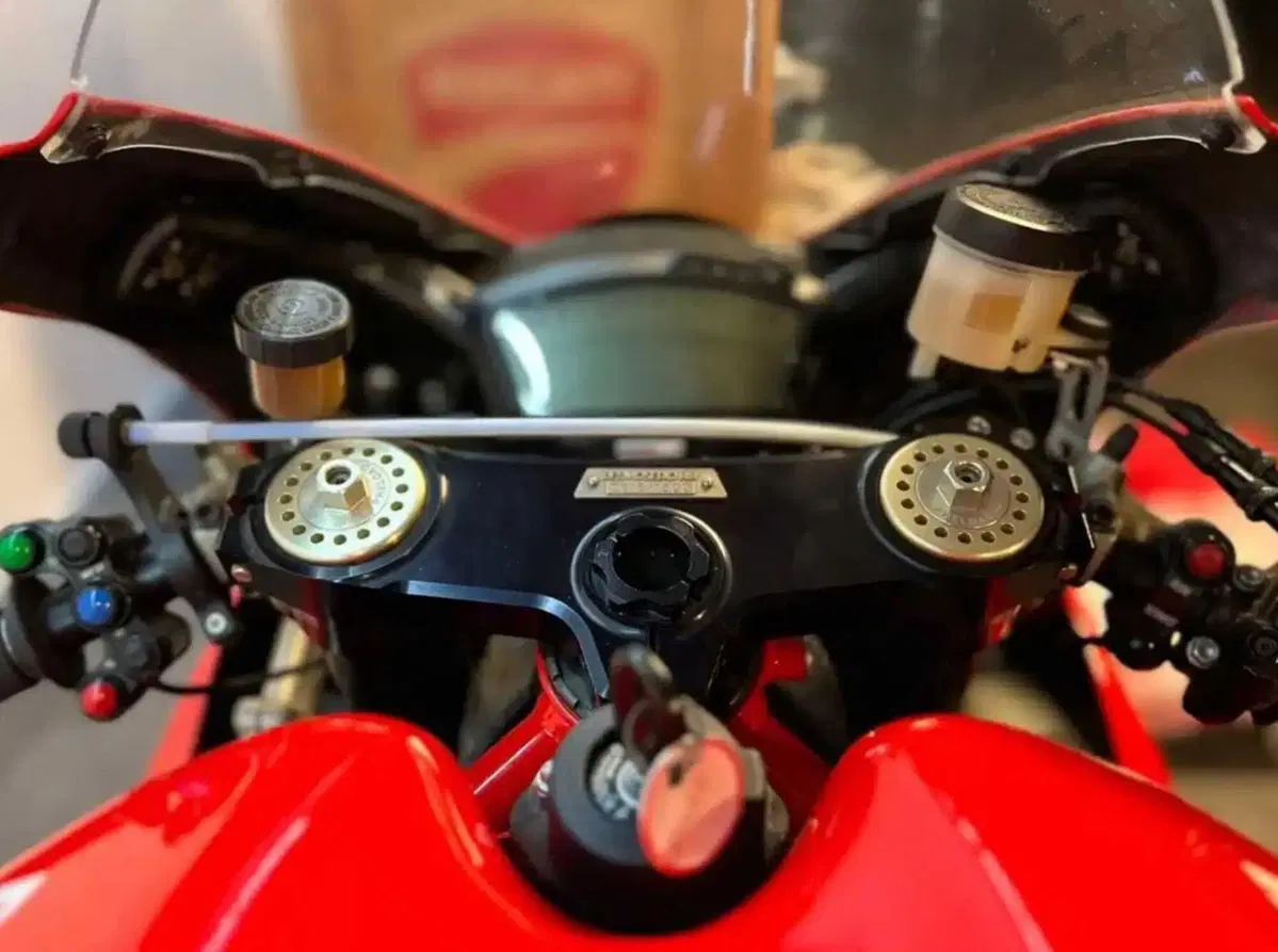 Una Ducati Desmosedici RR ancora nella scatola: in vendita a 250.000 dollari (7)