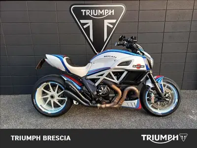 Ducati Diavel 1200 Carbon (2010 - 13) usata