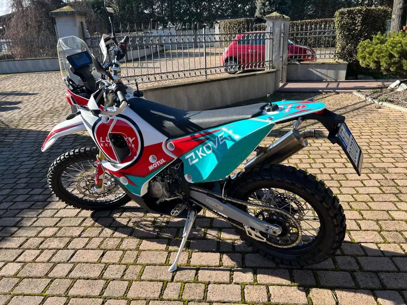 Kove 450 Rally Lucky Explorer Replica (2025 - 26) (9)