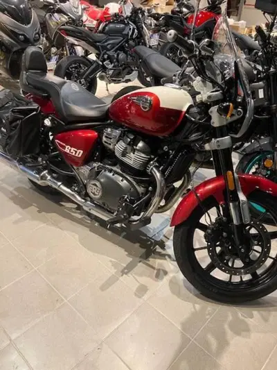 Royal Enfield Super Meteor 650 (2023 - 26) usata