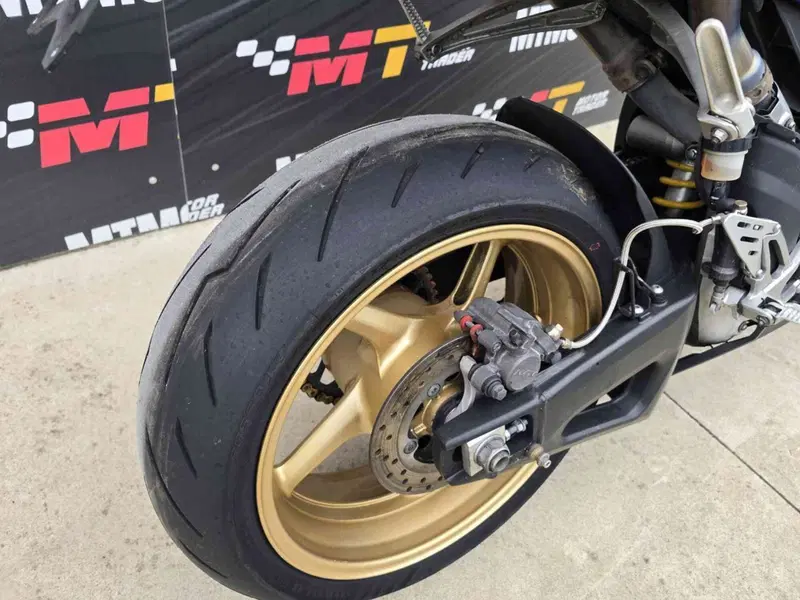 Yamaha YZF R1 (2007 - 08) (5)