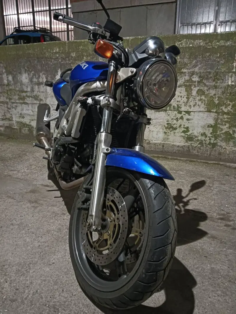 Suzuki SV 650 (1999 - 02) (2)