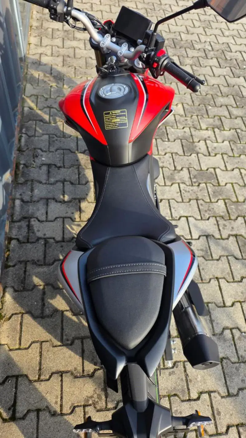 QJ Motor SRK 125 S (2025 - 26) (3)