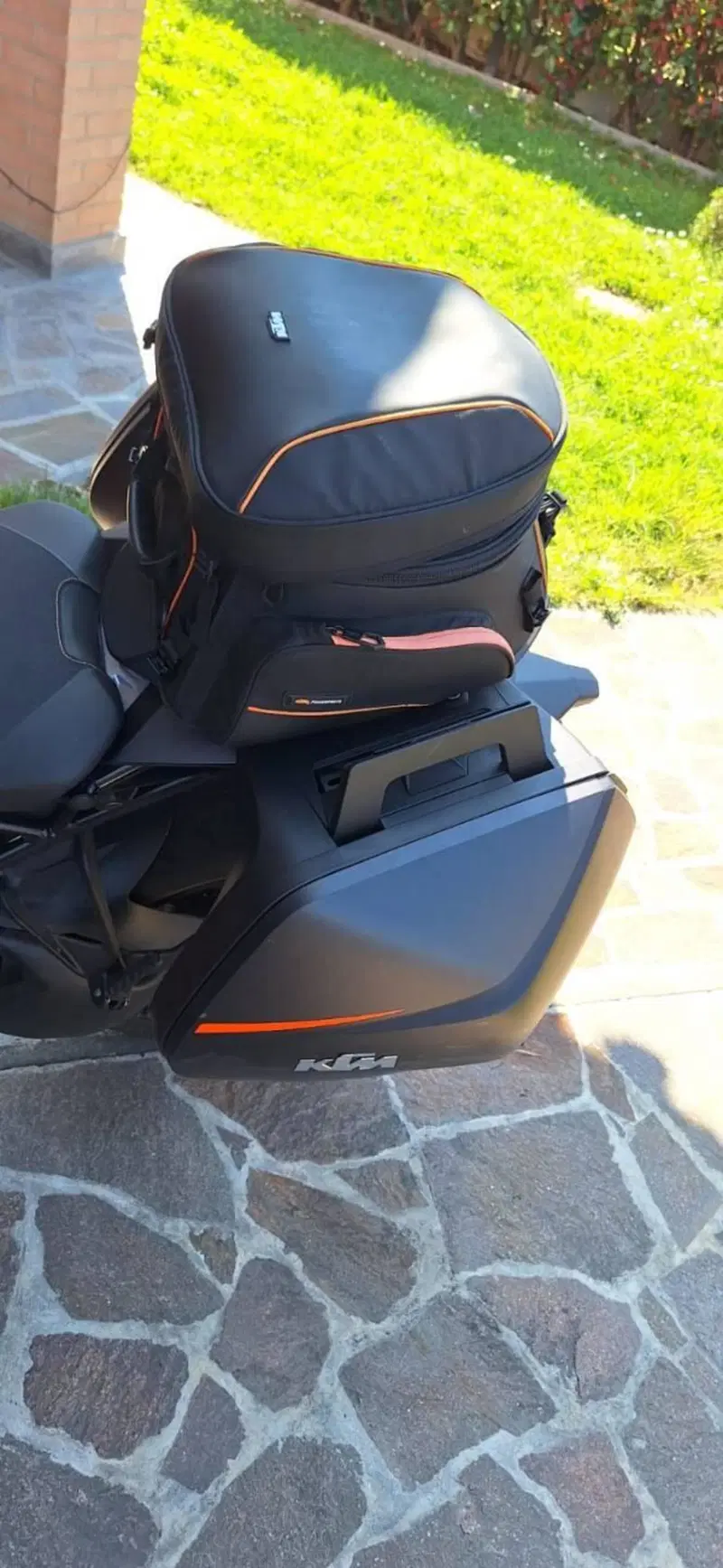 KTM 1290 Super Duke GT (2021) (10)
