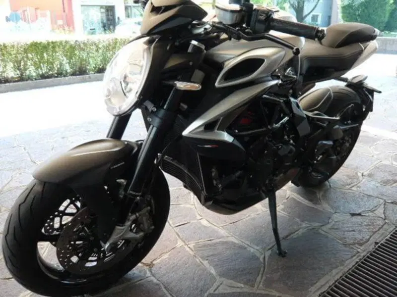 MV Agusta Brutale 800 RR (2021 - 25) (3)