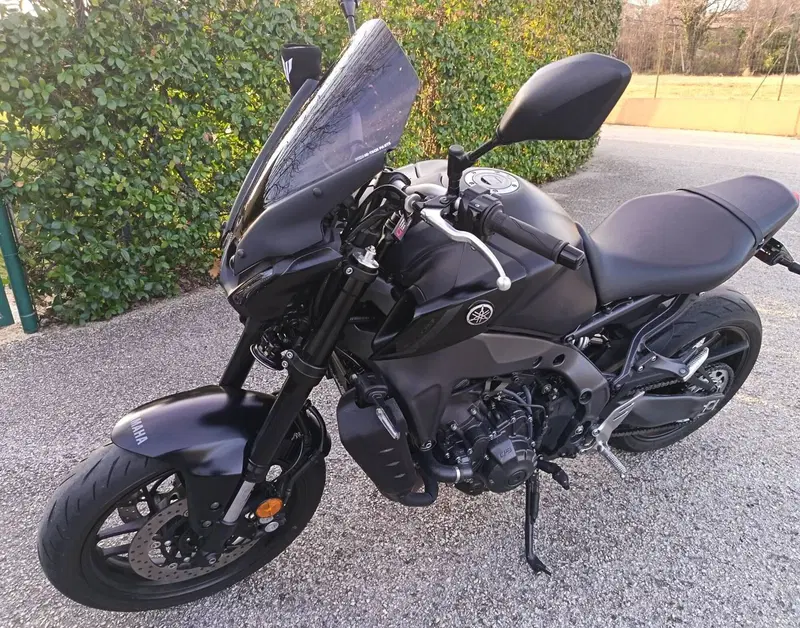 Yamaha MT-09 (2021 - 23) (4)