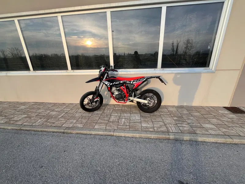 Betamotor RR 125 4T Motard LC (2021 - 23) (2)