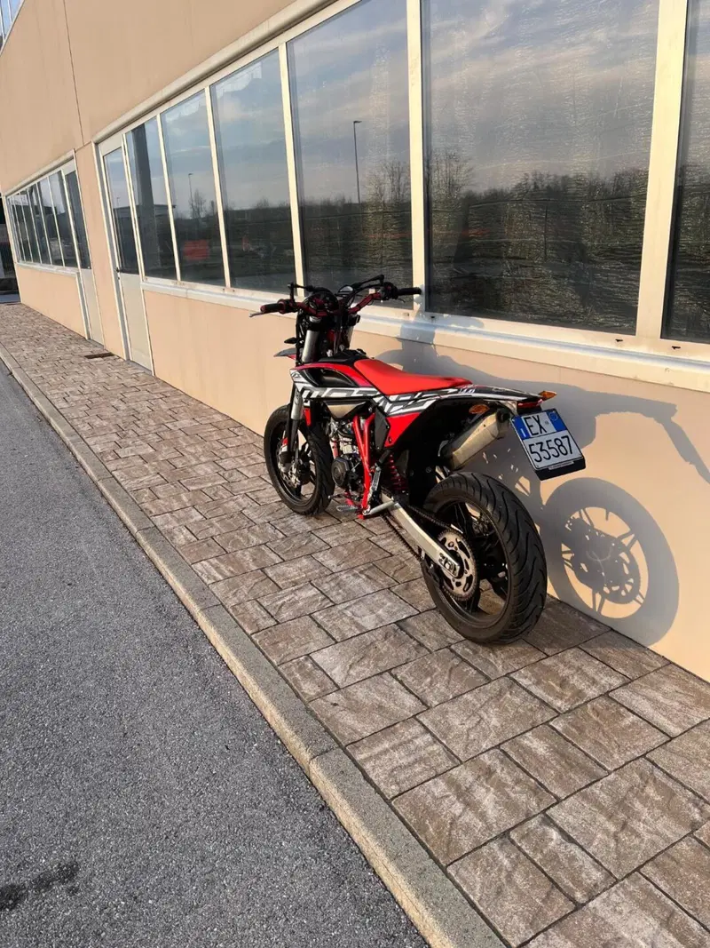 Betamotor RR 125 4T Motard LC (2021 - 23) (5)