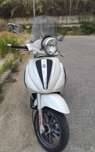 Piaggio Beverly Tourer 300 usata