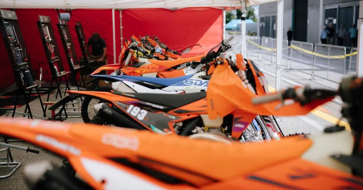 KTM celebra i 100 anni della Sei Giorni di Enduro con due pacchetti Race Service e Bike Rental