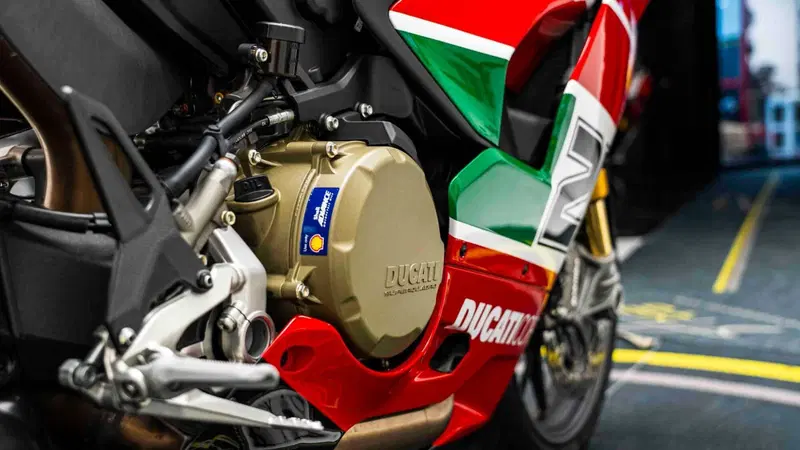 Ducati Panigale V2 Bayliss 1st Championship 20th Anniversary (2021 - 24) (11)
