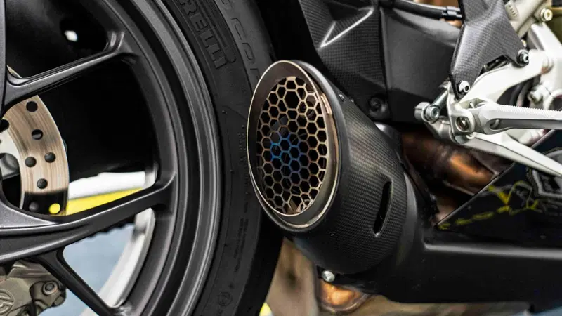 Ducati Panigale V2 Bayliss 1st Championship 20th Anniversary (2021 - 24) (16)