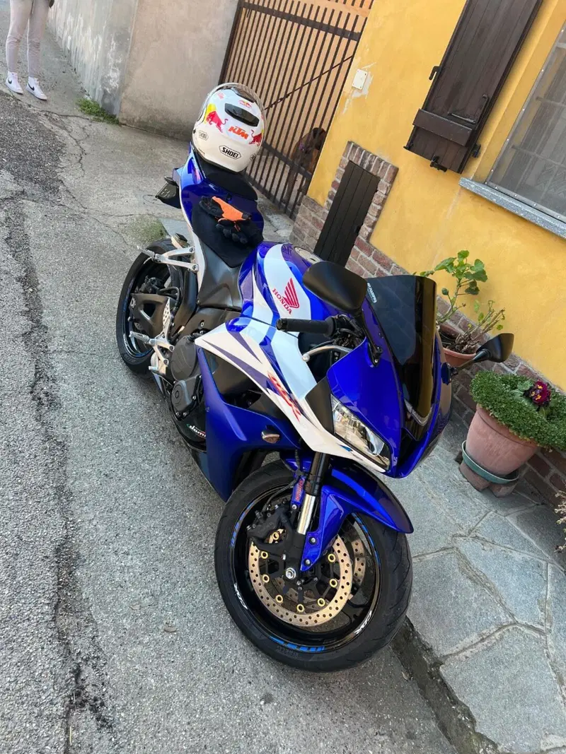 Honda CBR 600 RR (2007 - 08) (4)