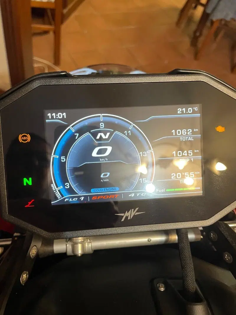 MV Agusta Brutale 1000 RS (2022 - 26) (8)