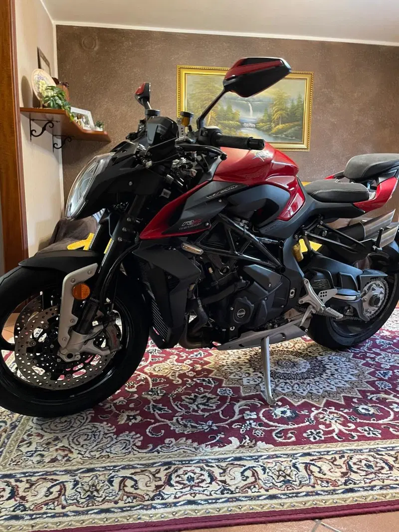 MV Agusta Brutale 1000 RS (2022 - 26) (2)