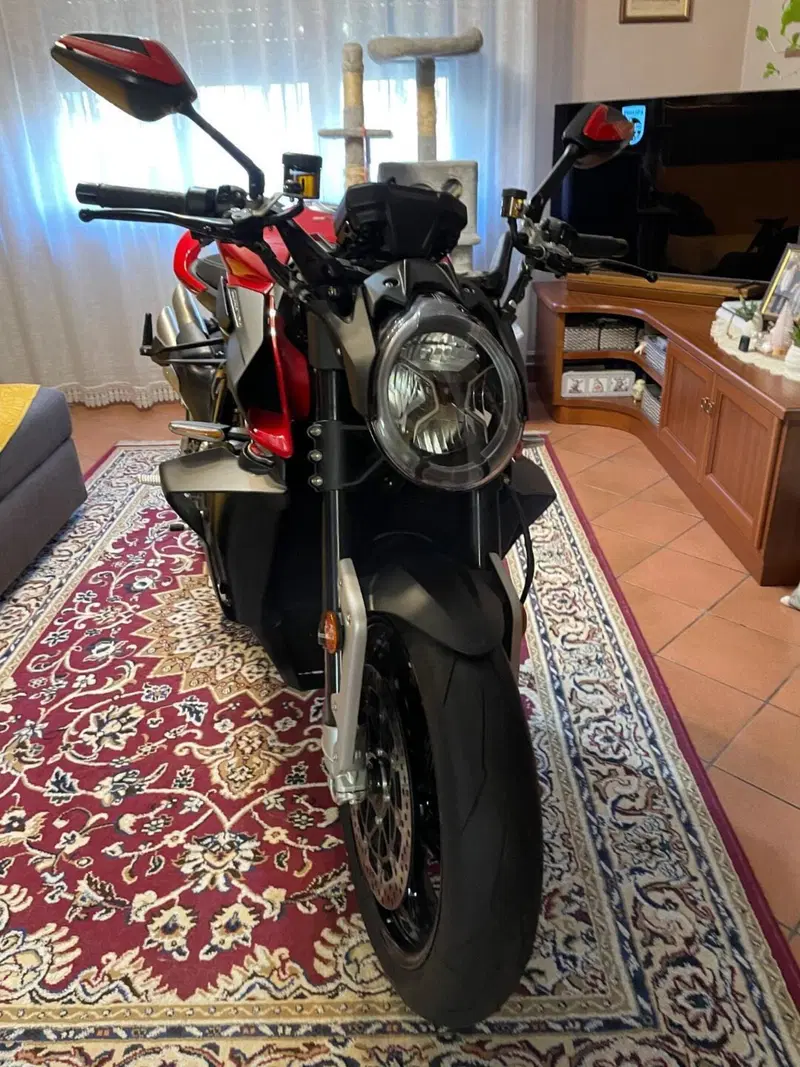 MV Agusta Brutale 1000 RS (2022 - 26) (5)