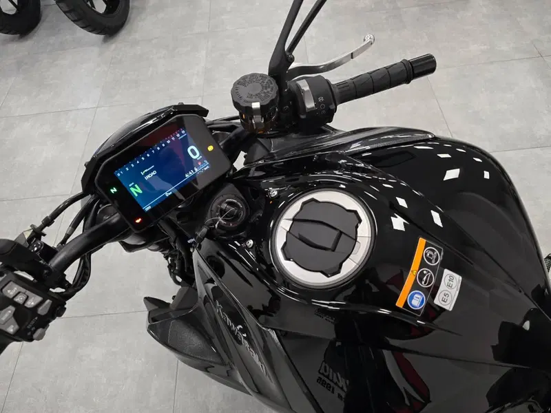 Kawasaki Z 1100 (2026) (3)