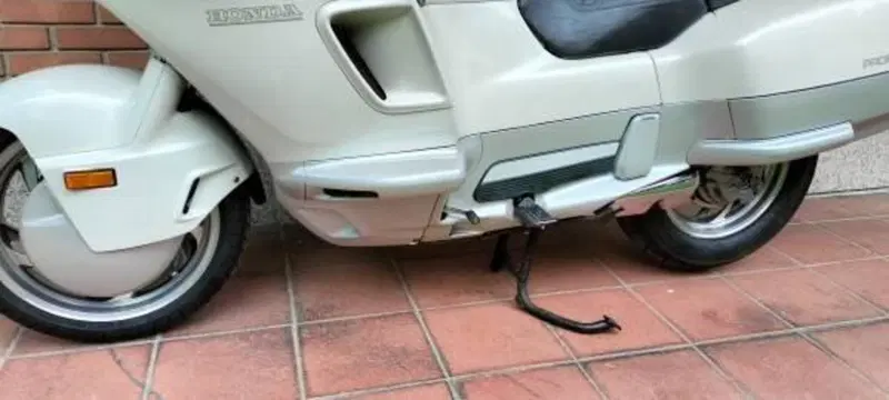 Honda PC 800 (7)