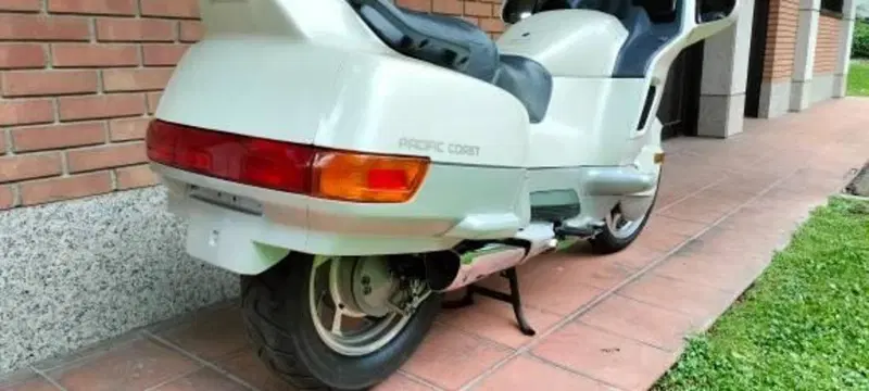 Honda PC 800 (8)