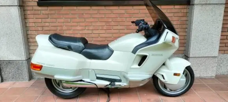 Honda PC 800 (2)