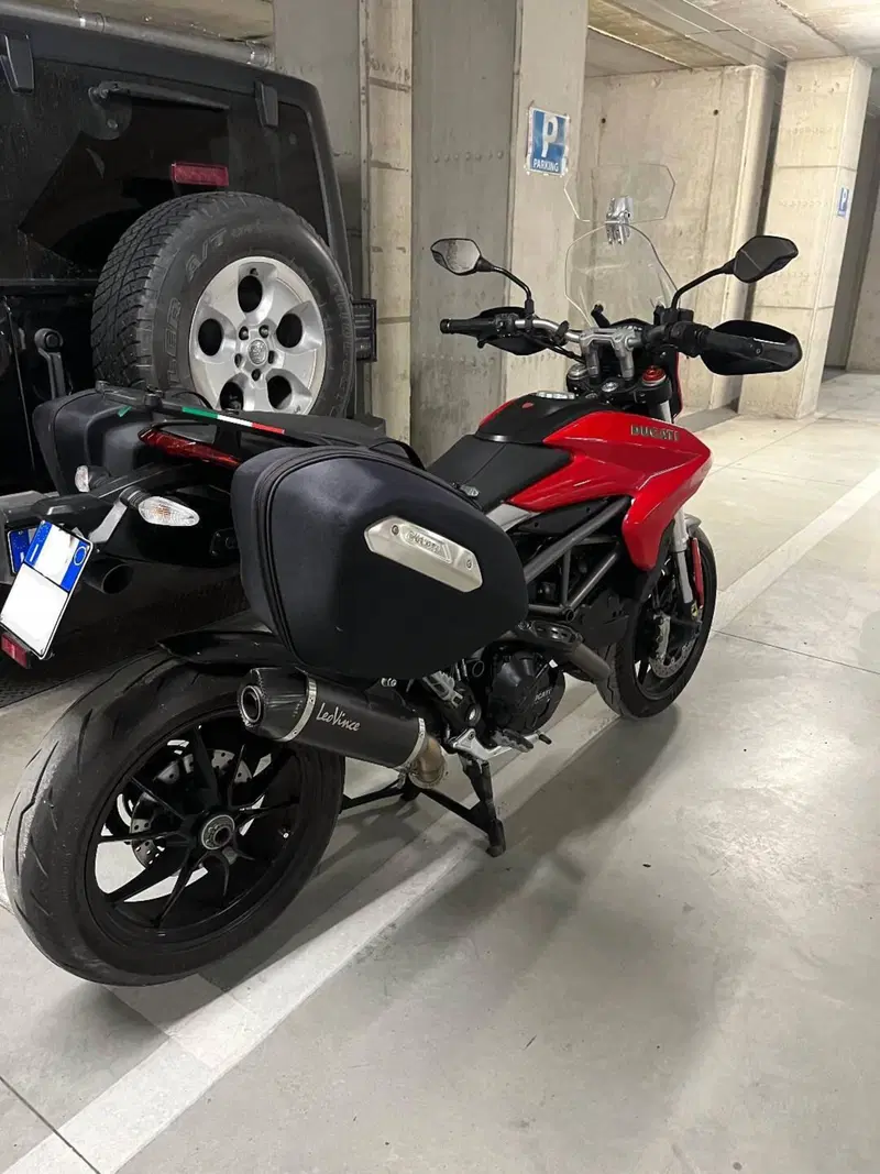 Ducati Hyperstrada 821 (2013 - 15) (2)