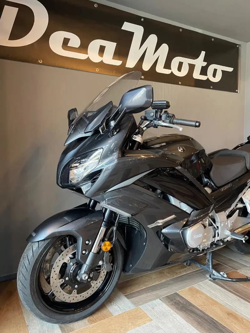 Yamaha FJR 1300 AE (2016 - 20) (5)