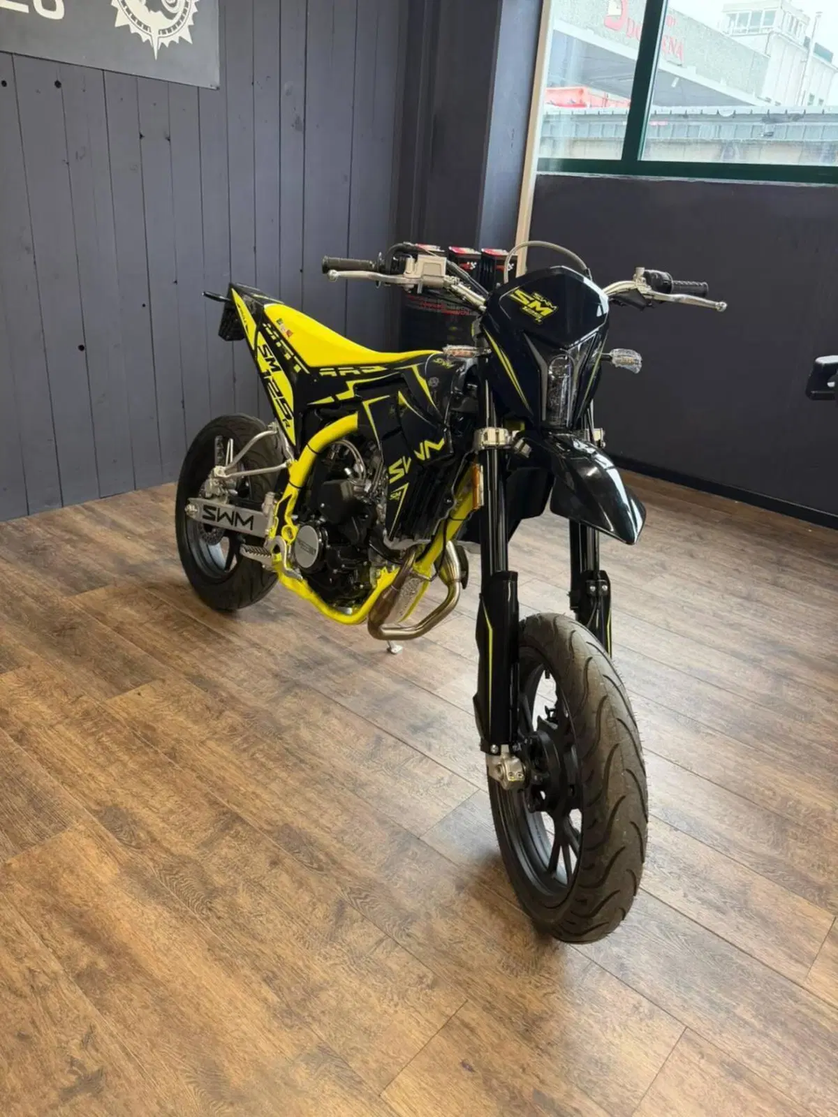 Swm SM 125 R (2025 - 26) (3)