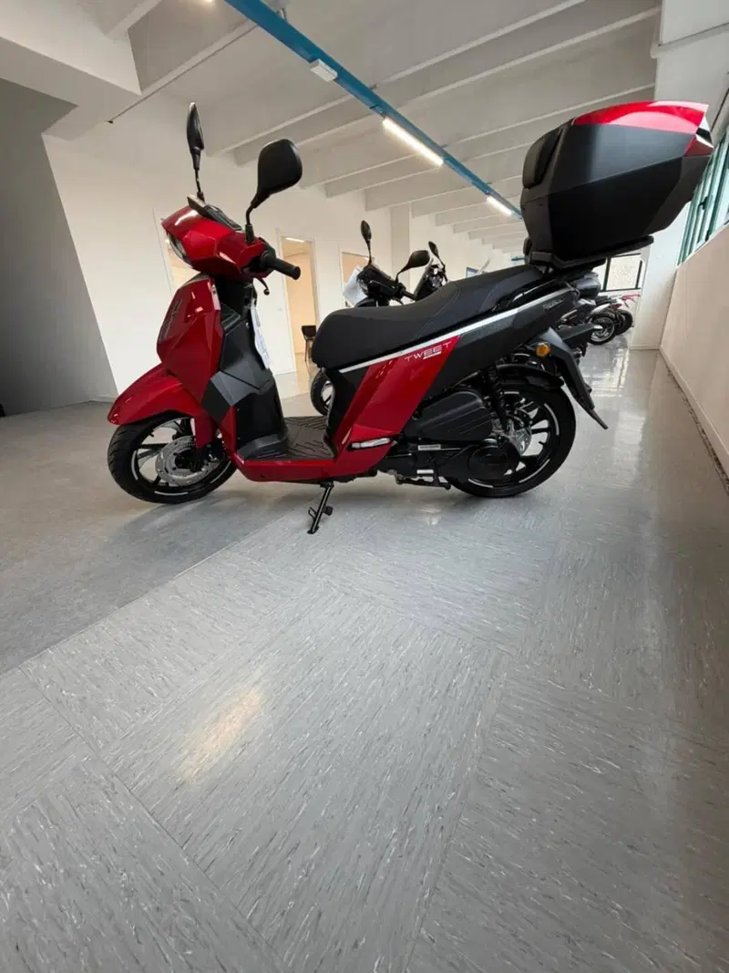 Peugeot Tweet 125 FL Active (2025 - 26) (3)