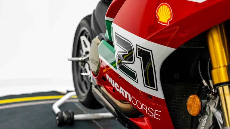 Ducati Panigale V2 Bayliss 1st Championship 20th Anniversary (2021 - 24) (14)