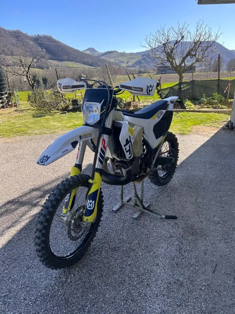 Husqvarna TE 250i (2019) (2)