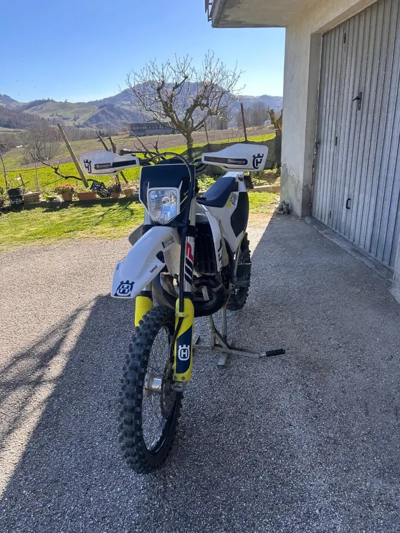 Husqvarna TE 250i (2019) (3)