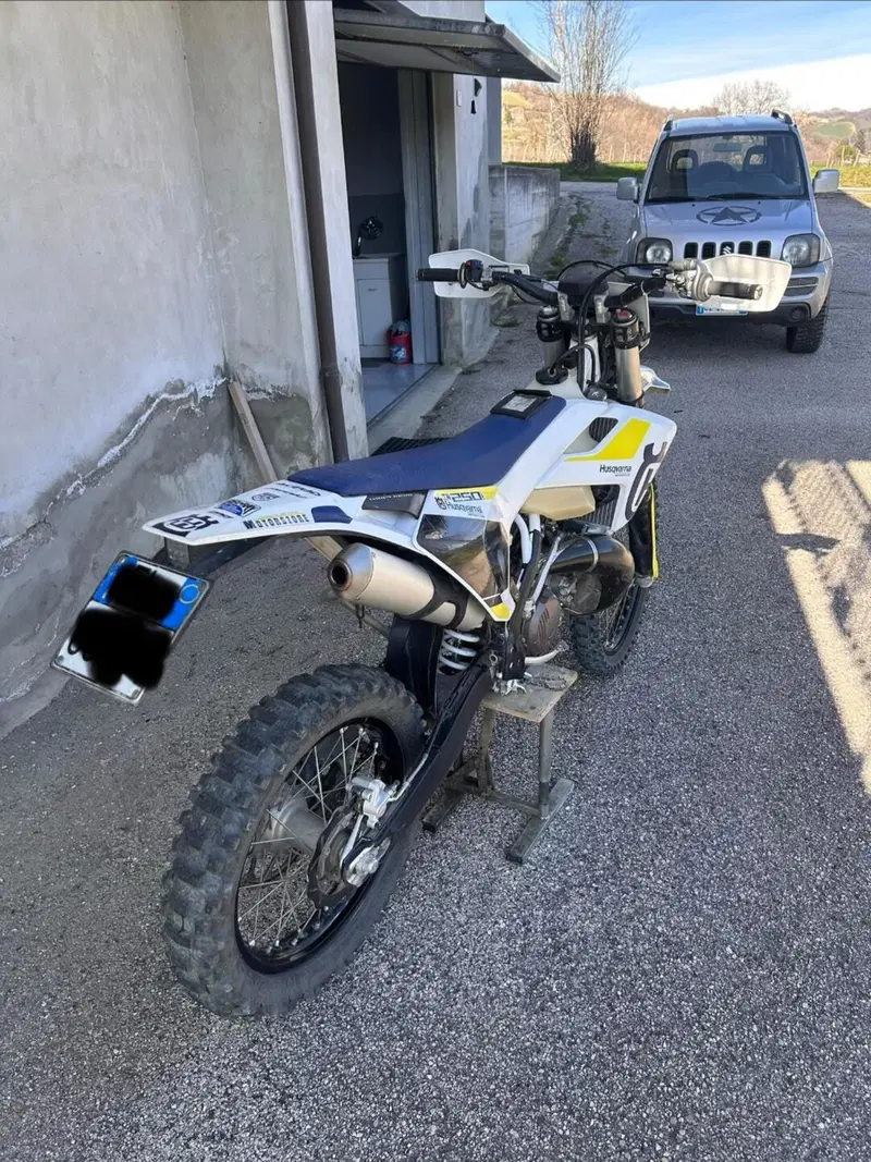 Husqvarna TE 250i (2019) (7)