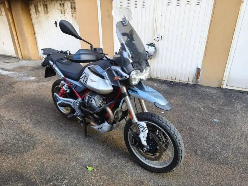 Moto Guzzi V85 TT (2024 - 26) (2)