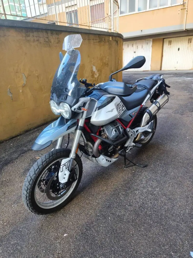 Moto Guzzi V85 TT (2024 - 26) (3)