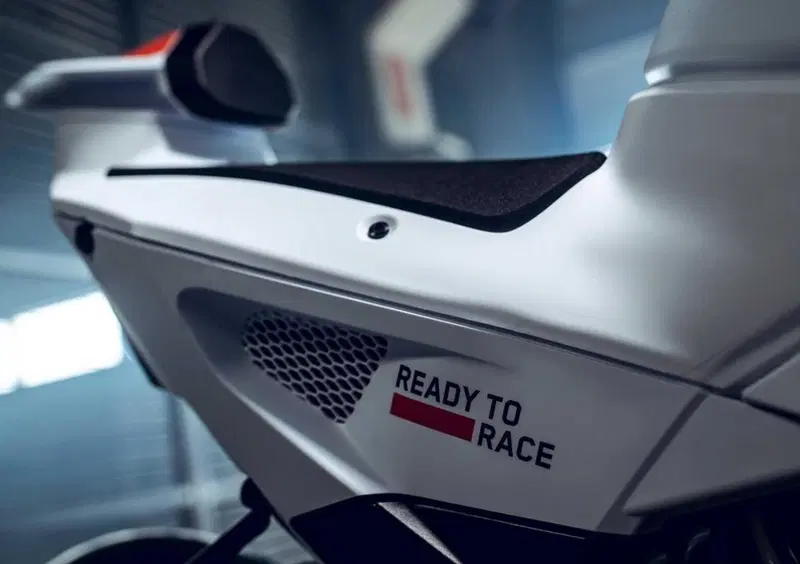 KTM 990 RC R 990 RC R Track (2026) (11)
