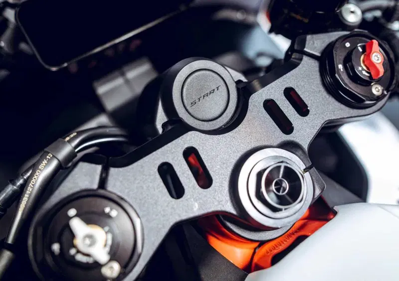 KTM 990 RC R 990 RC R Track (2026) (16)