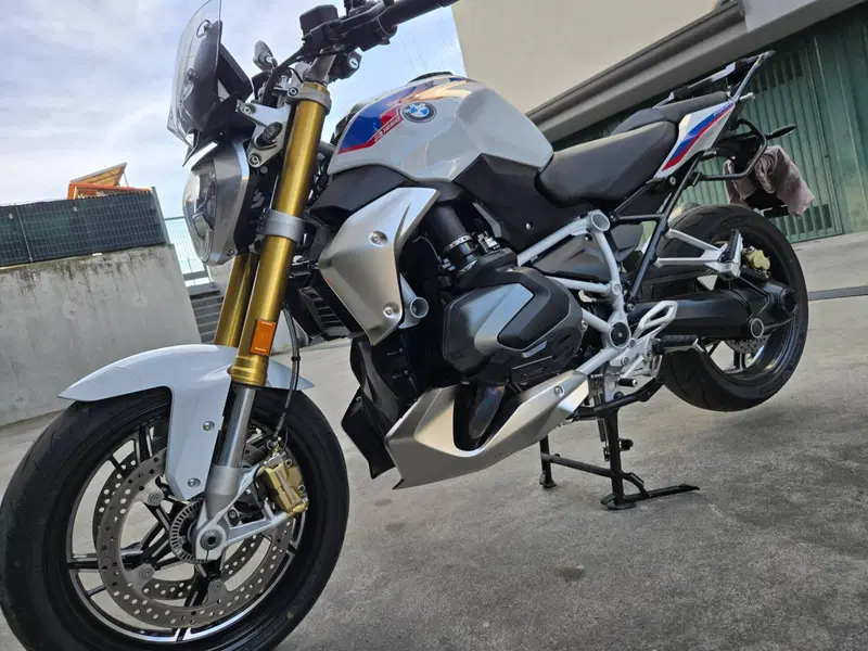 Bmw R 1250 R (2021 - 25) (4)