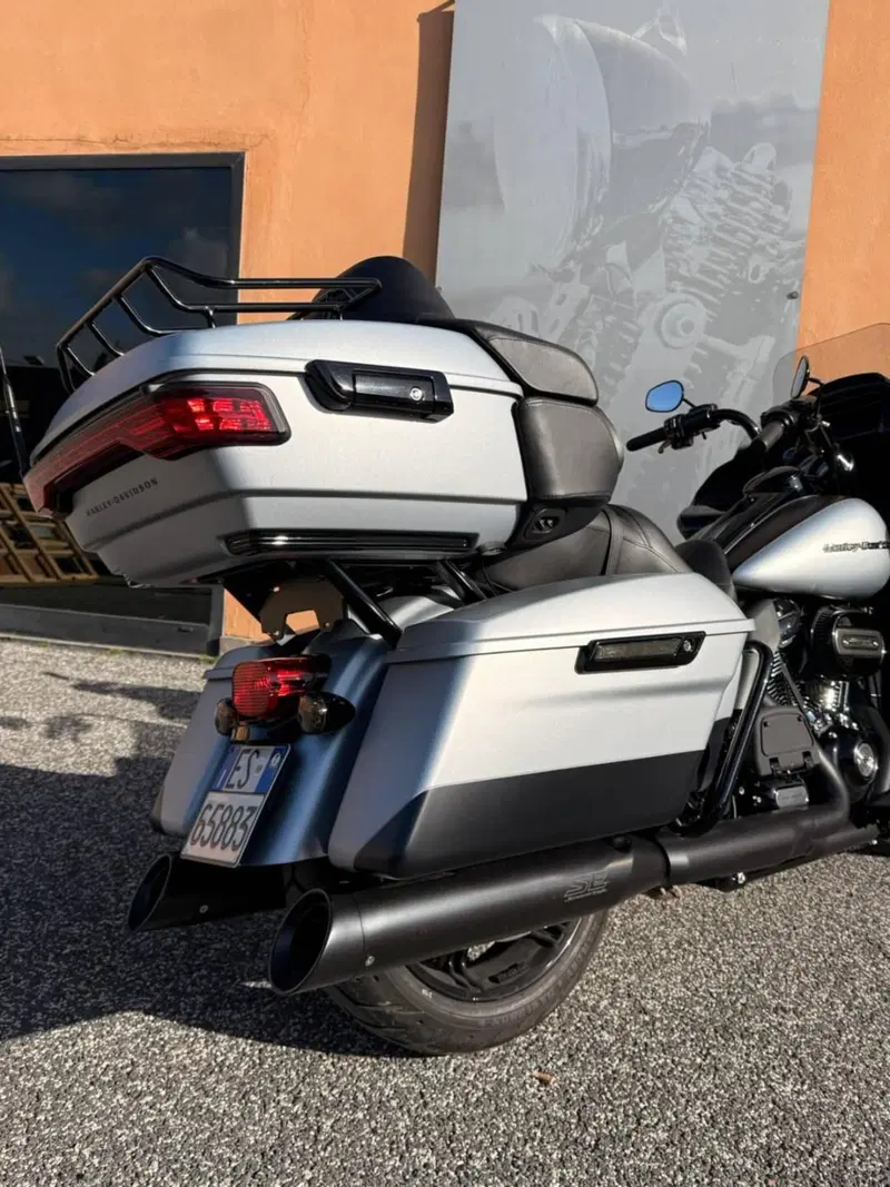Harley-Davidson 114 Road Glide Limited (2020) - FLTRK (2)