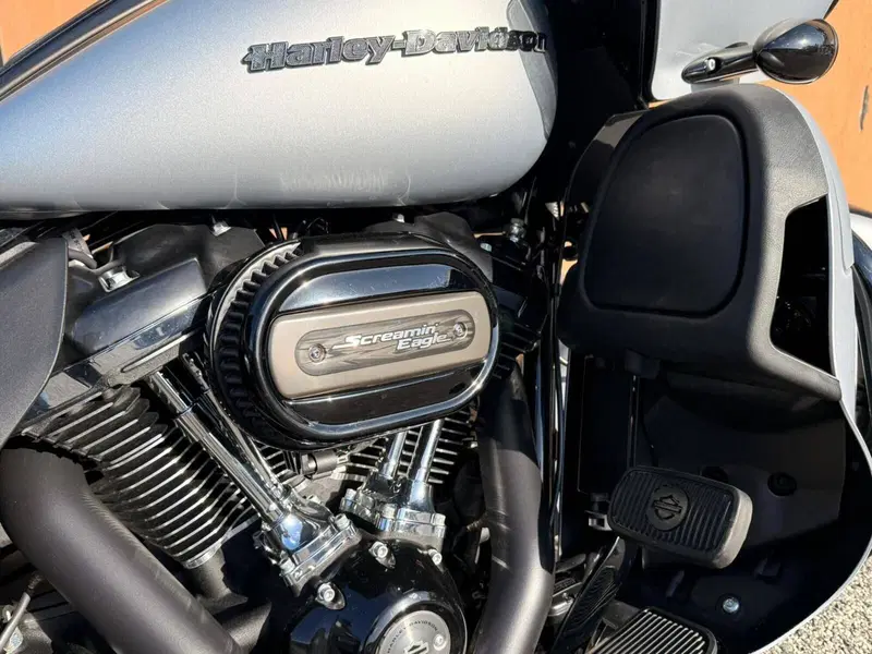 Harley-Davidson 114 Road Glide Limited (2020) - FLTRK (4)