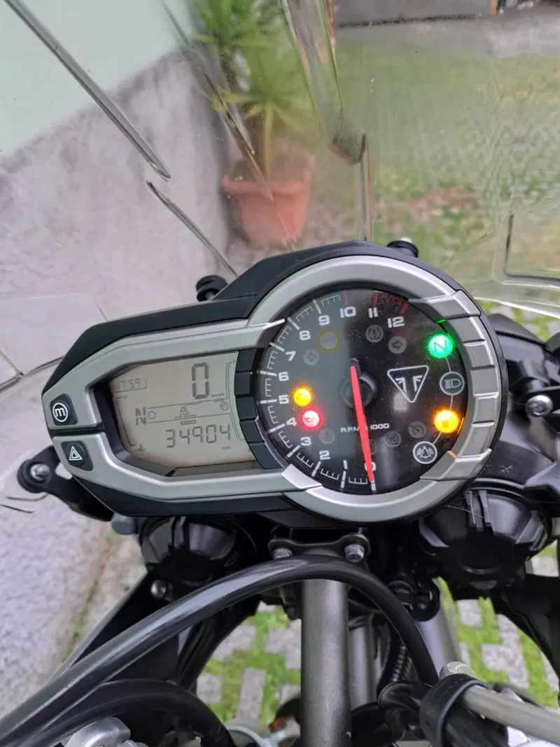 Triumph Tiger 800 XCx (2015 - 17) (11)