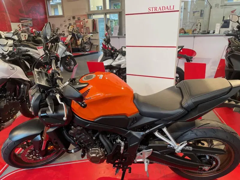 Honda CB 650 R E-Clutch (2024 - 26) (2)