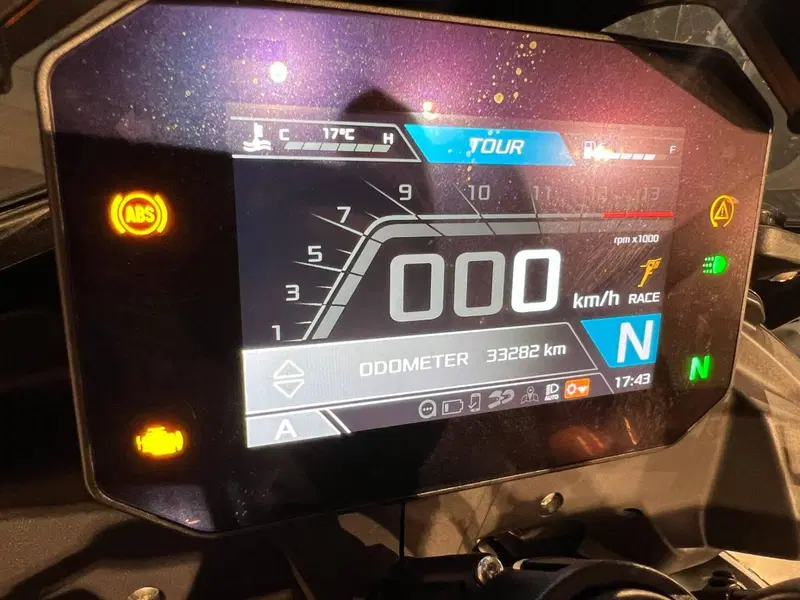 Aprilia Tuono V4 Factory (2021 - 24) (5)